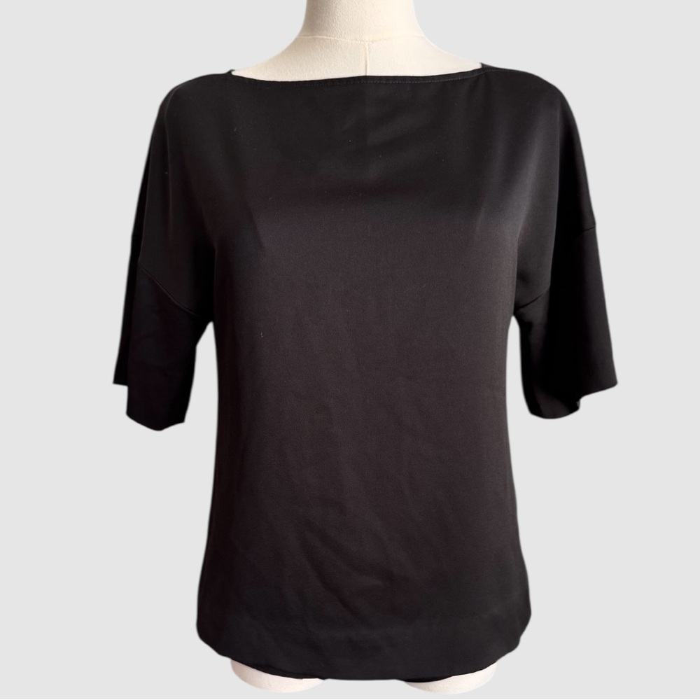 Trina Turk Women’s Signature Black Top, Boat-Neckline, Boxy Style Sz XS